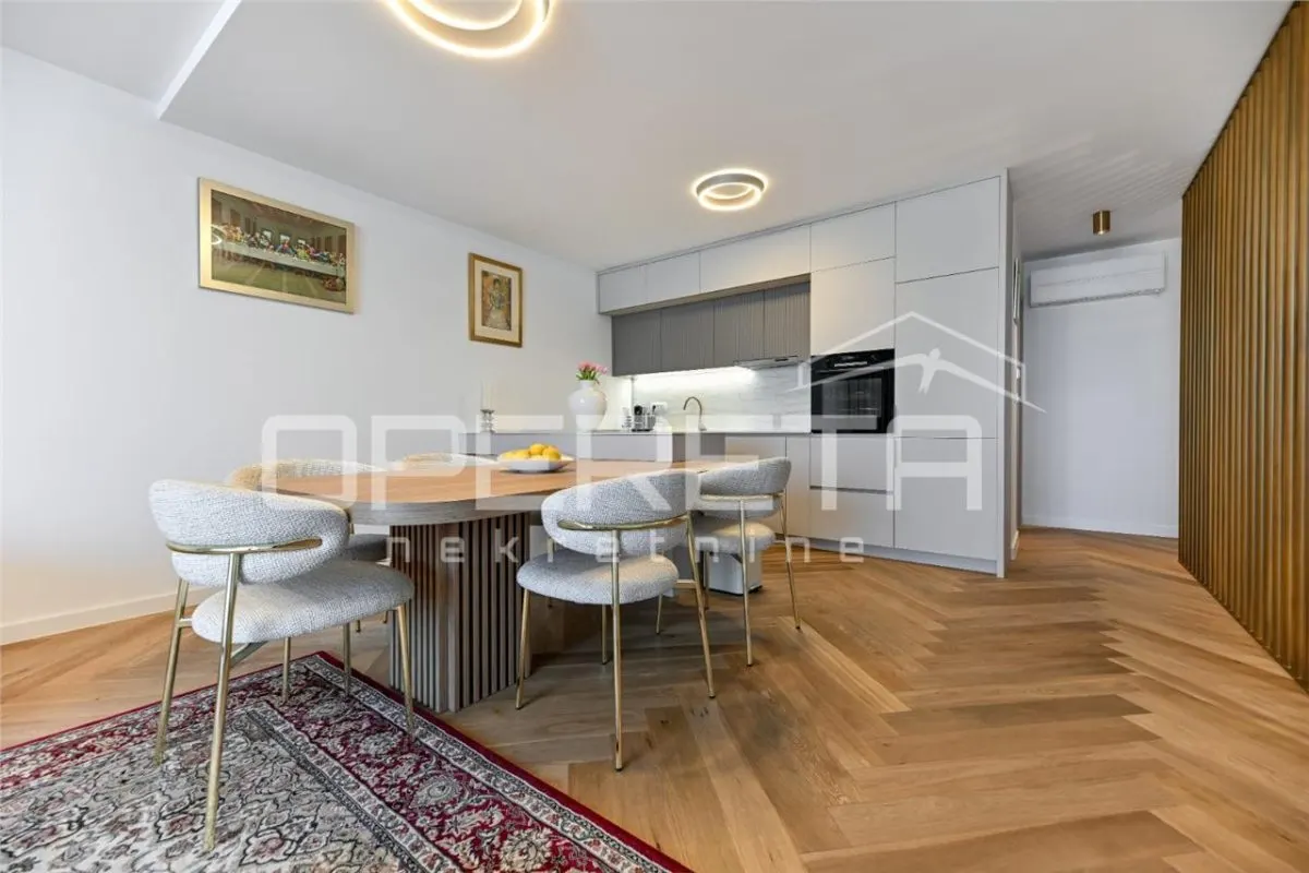 Apartamento de Lujo de Cuatro Plantas en Venta en Podstrana, Sv. Martin, Croatia - foto 4