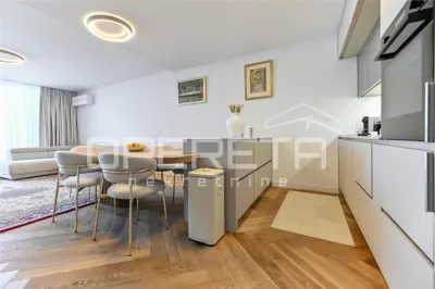 Apartamento de Lujo de Cuatro Plantas en Venta en Podstrana, Sv. Martin, Croatia - foto 5