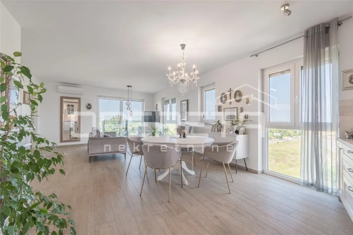Apartamento en Venta en Porec, Croacia - foto 2