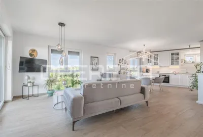 Apartamento en Venta en Porec, Croacia - foto 4