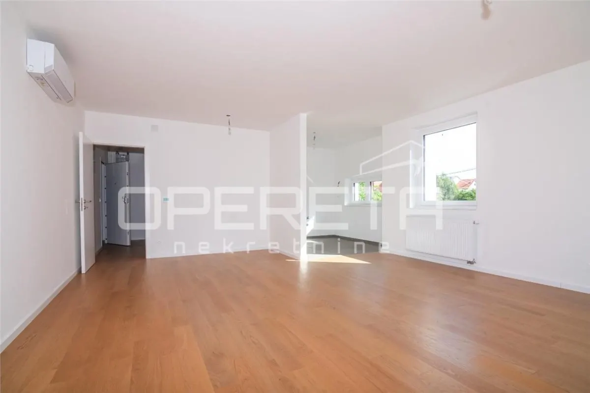 Three-Bedroom Apartment for Sale in Zagreb, Croatia - foto 1