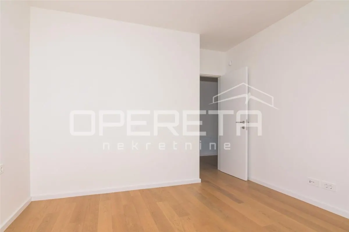 Three-Bedroom Apartment for Sale in Zagreb, Croatia - foto 12