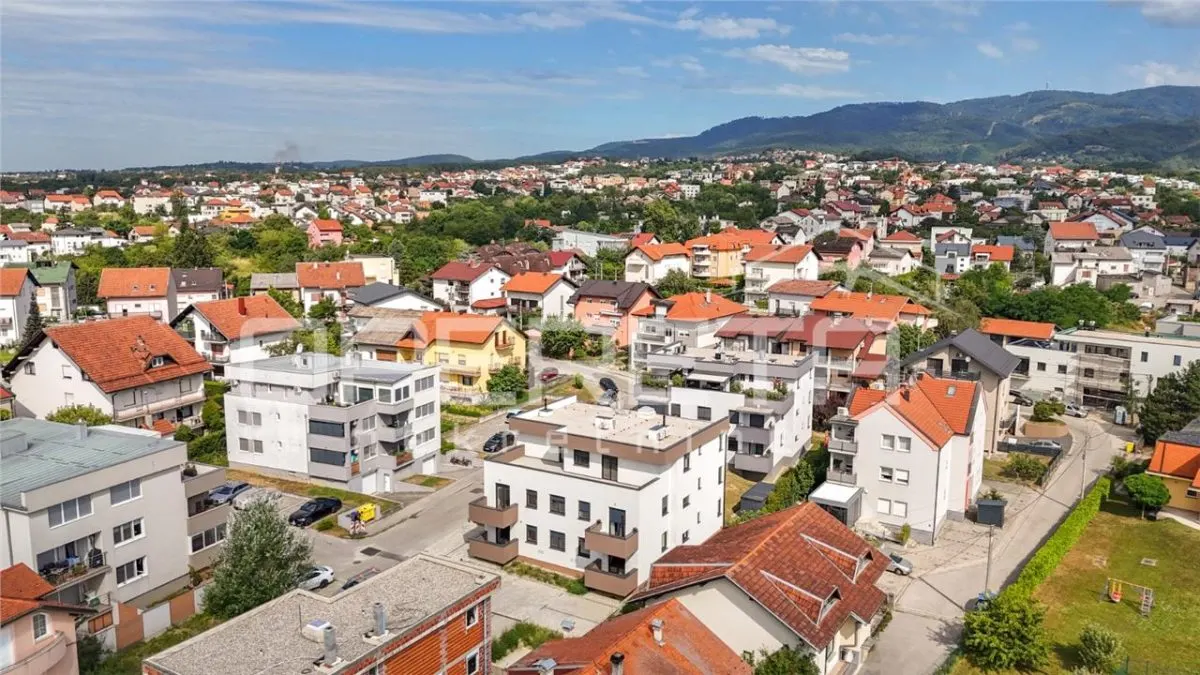 Three-Bedroom Apartment for Sale in Zagreb, Croatia - foto 18