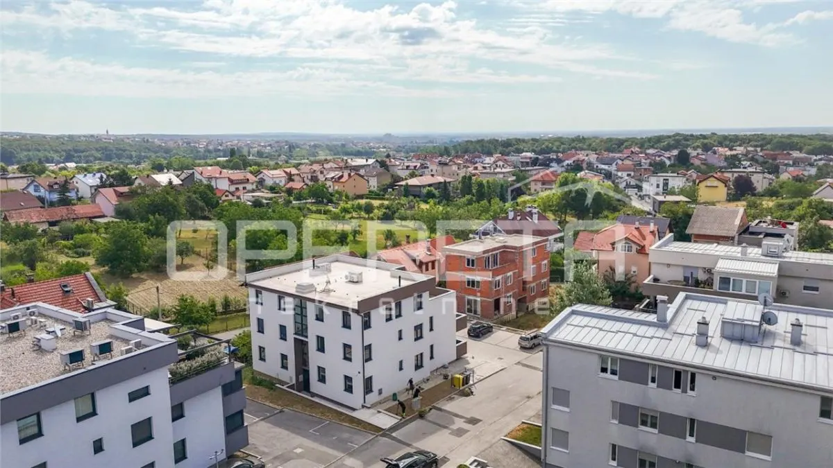 Three-Bedroom Apartment for Sale in Zagreb, Croatia - foto 7