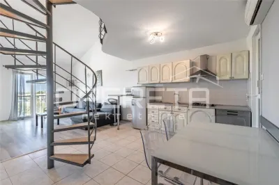 Apartamento en Venta en Umag, Croacia – Vistas al Mar - foto 3