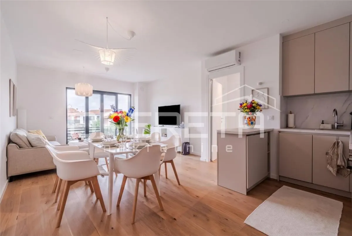 Apartamento en Venta en Umag, Croacia - foto 1