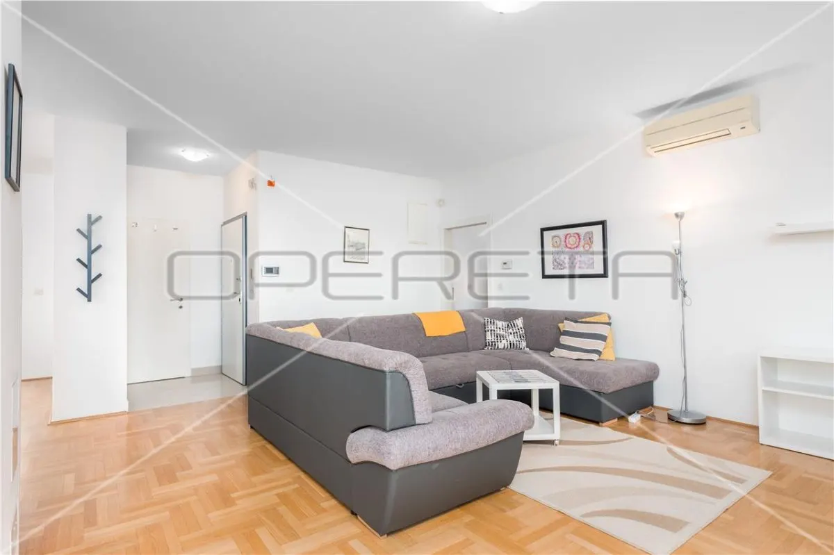 Appartement de Quatre Chambres à Louer à Zagreb, Maksimir - foto 2