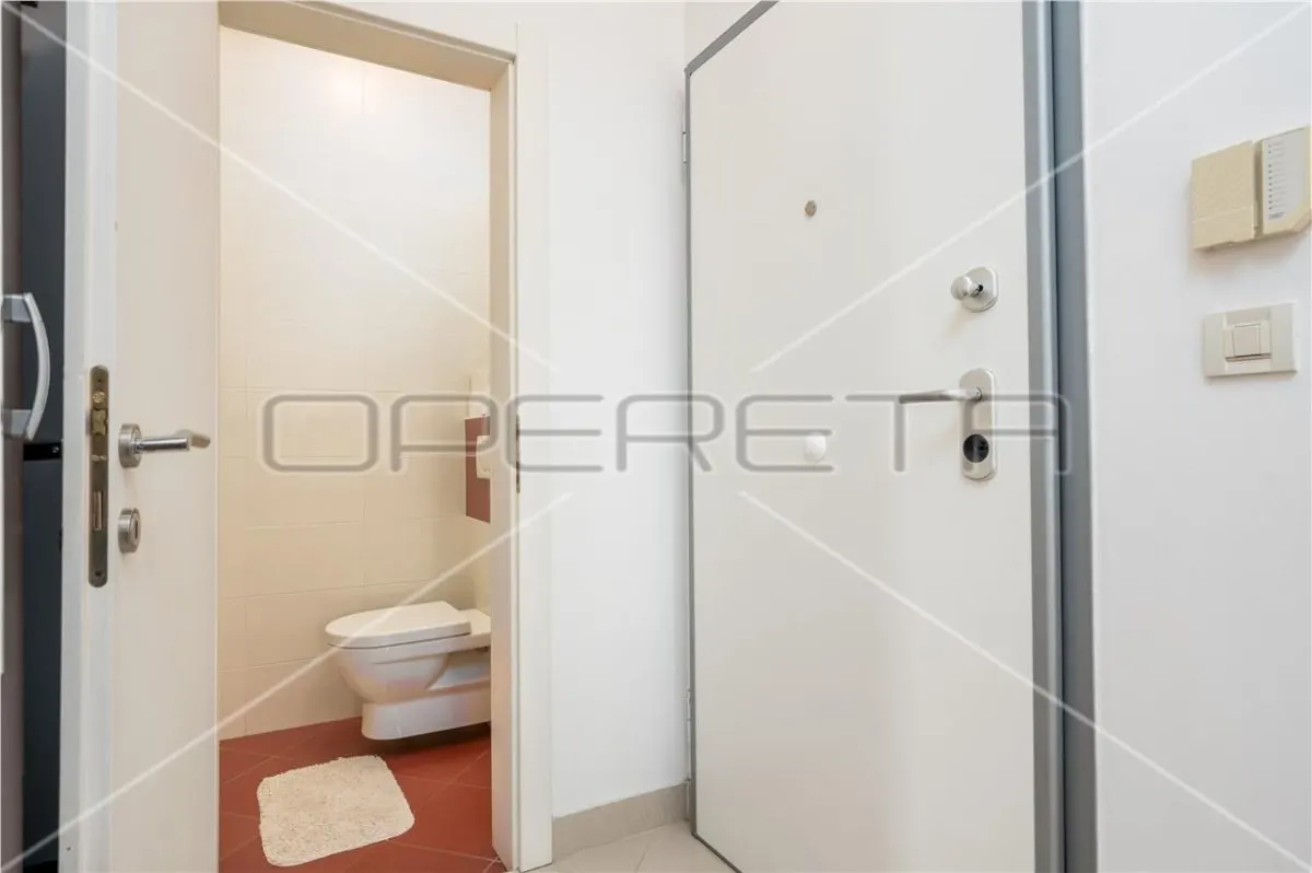 Appartement de Quatre Chambres à Louer à Zagreb, Maksimir - foto 13