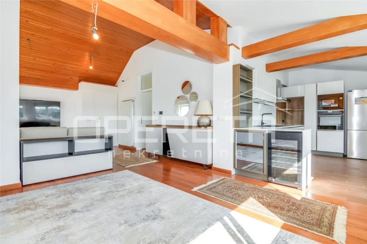 Appartement Quatre Chambres à Louer à Zagreb, Bukovac - foto 1
