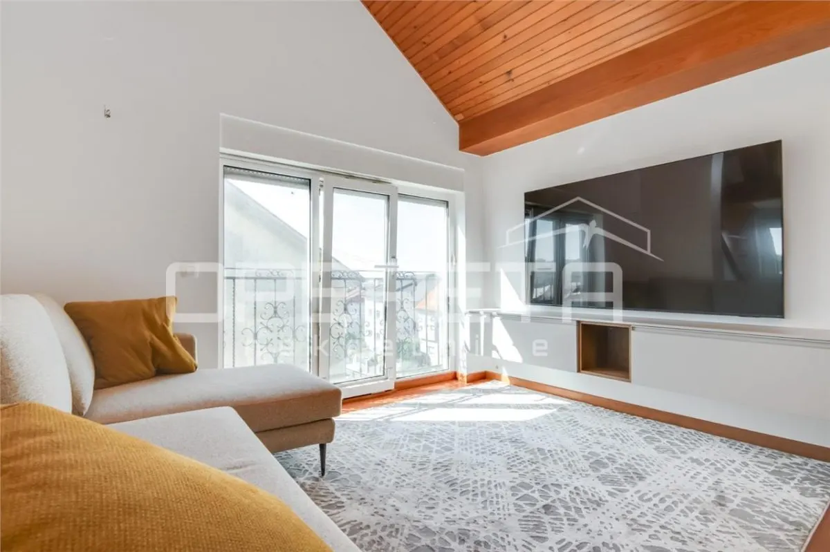 Appartement Quatre Chambres à Louer à Zagreb, Bukovac - foto 2