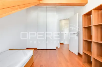 Appartement Quatre Chambres à Louer à Zagreb, Bukovac - foto 13