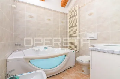 Appartement Quatre Chambres à Louer à Zagreb, Bukovac - foto 19