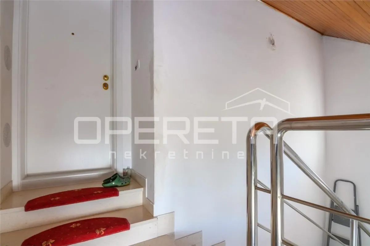 Appartement Quatre Chambres à Louer à Zagreb, Bukovac - foto 21
