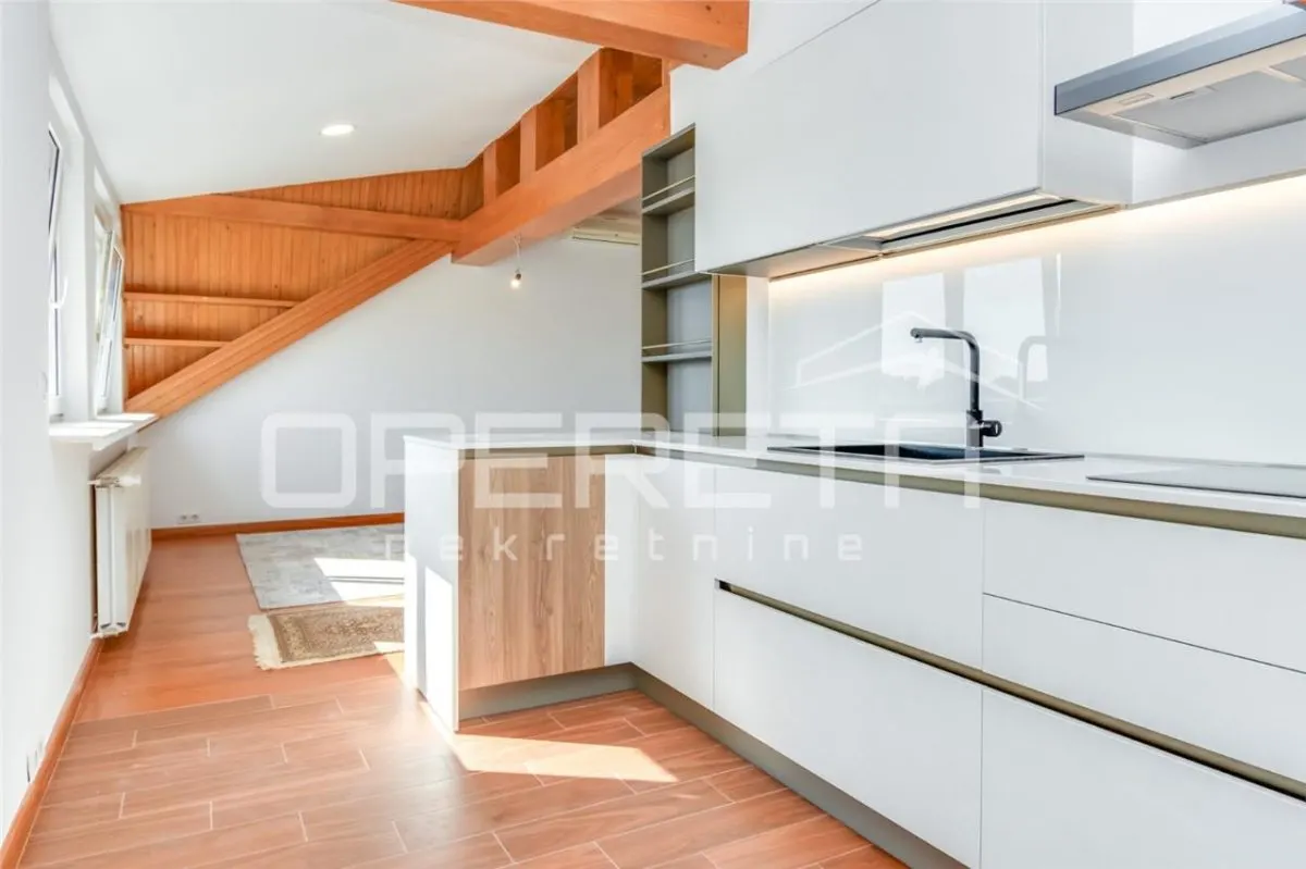 Appartement Quatre Chambres à Louer à Zagreb, Bukovac - foto 7