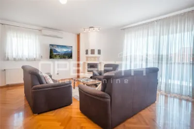 Appartement 4 Pièces à Louer à Zagreb, Bukovac - Zagreb