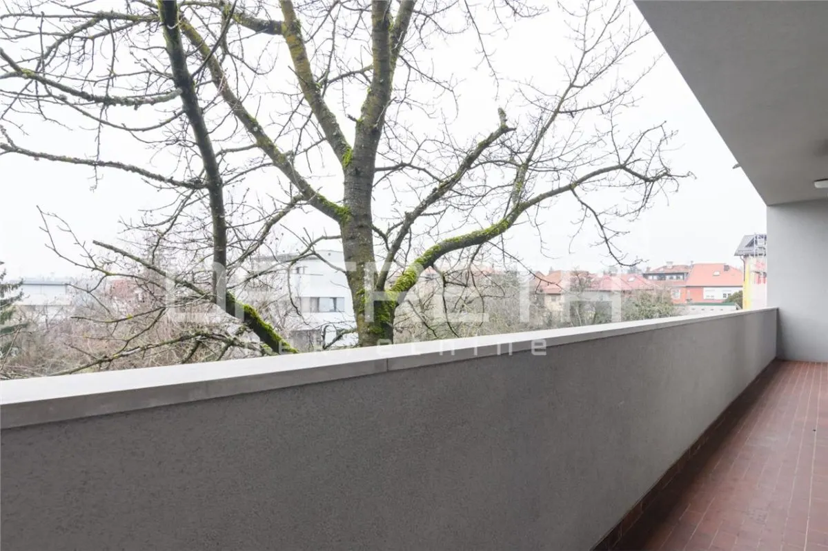 Apartamento de Cinco Habitaciones en Alquiler en Zagreb, Šalata - foto 15