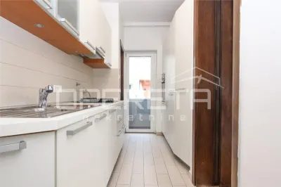 Apartamento de Cinco Habitaciones en Alquiler en Zagreb, Šalata - foto 5