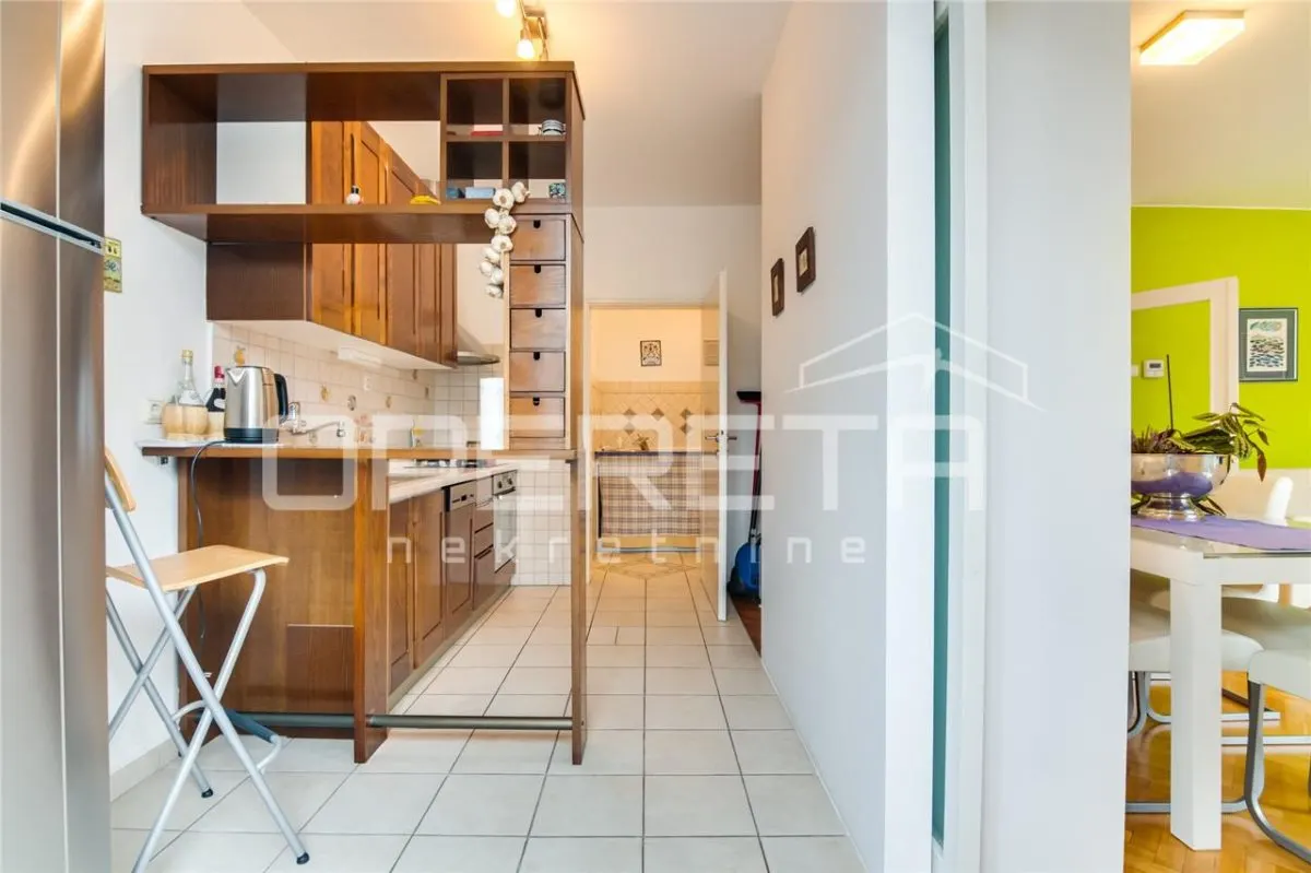 Apartamento de Tres Dormitorios en Alquiler en Zagreb, Croacia - foto 4