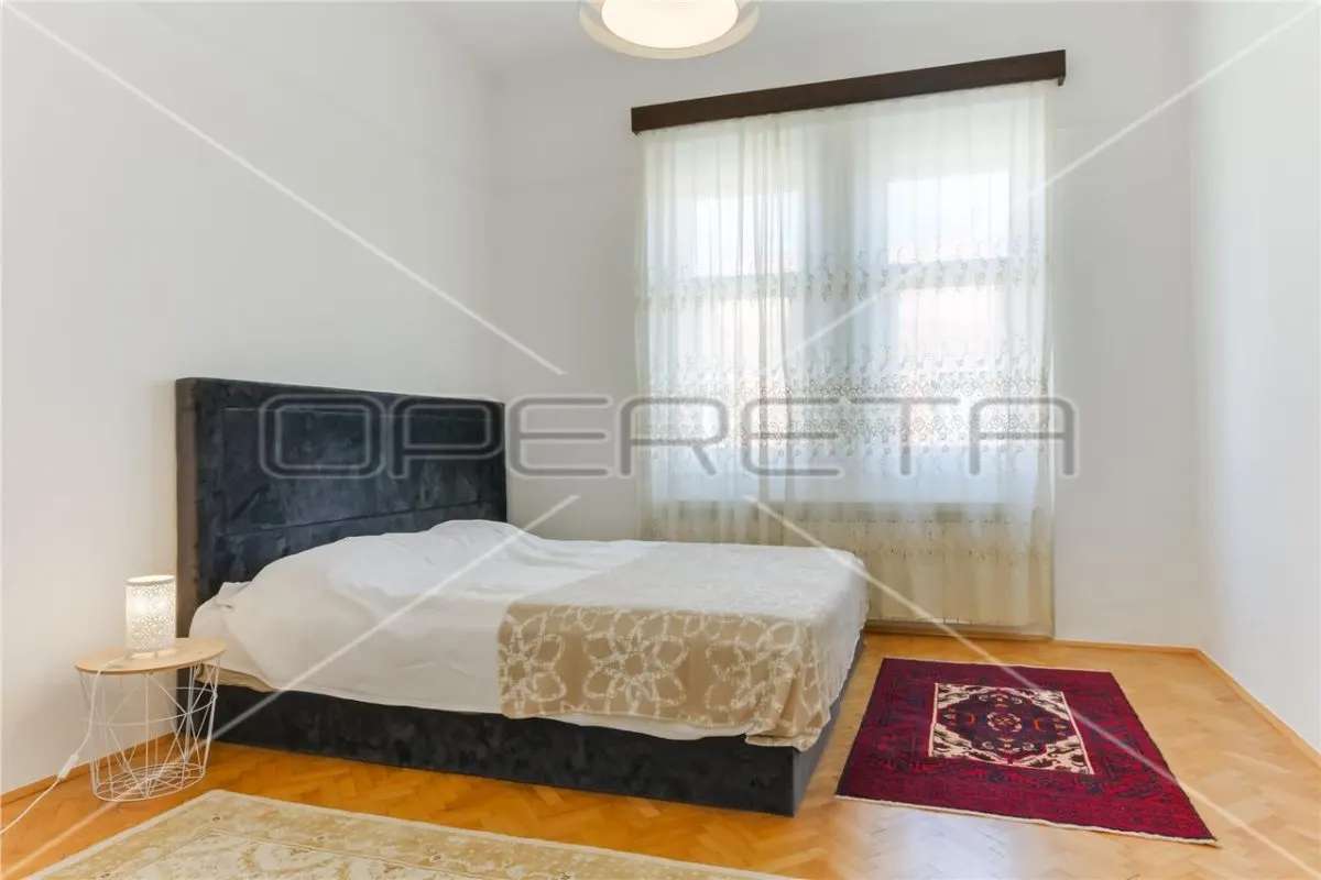 Appartement Trois Chambres à Louer à Zagreb, Croatie - foto 7