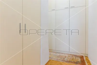 Appartement Trois Chambres à Louer à Zagreb, Croatie - foto 9
