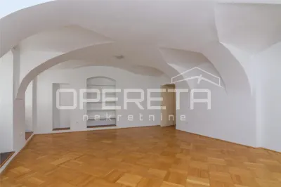 Appartement de Cinq Chambres à Vendre à Zagreb, Ville Haute - foto 8