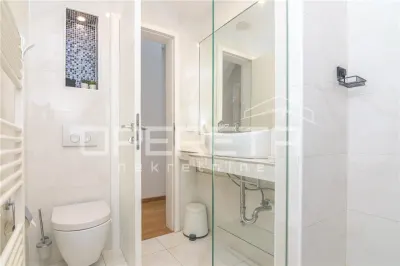 Apartamento de Dos Dormitorios en Venta en Zagreb, Croacia - foto 13