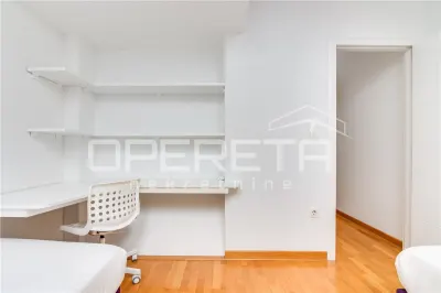 Apartamento de Dos Dormitorios en Venta en Zagreb, Croacia - foto 17