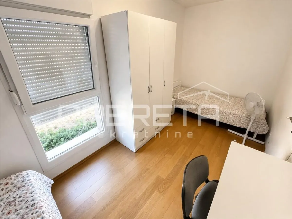 Apartamento de Dos Dormitorios en Venta en Split, Croacia - foto 7