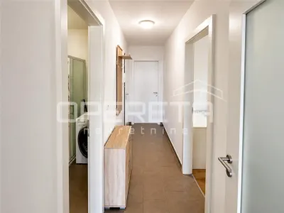 Apartamento de Dos Dormitorios en Venta en Split, Croacia - foto 9