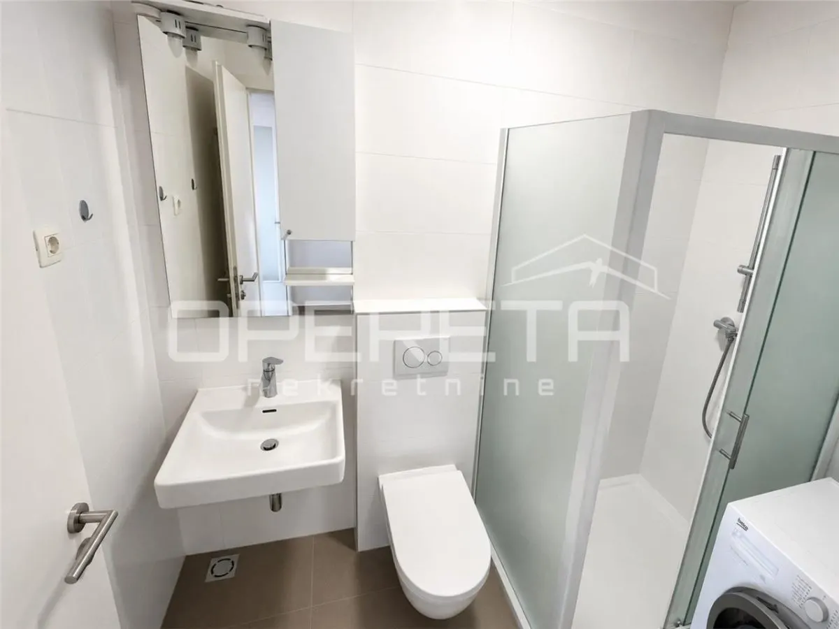 Apartamento de Dos Dormitorios en Venta en Split, Croacia - foto 10