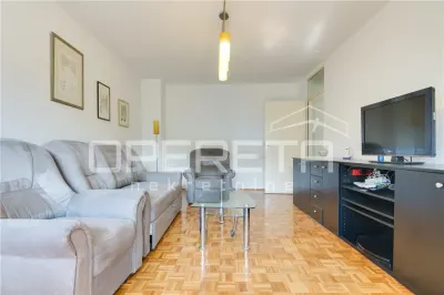 Appartement Trois Chambres à Louer à Zagreb, Jarun - foto 2