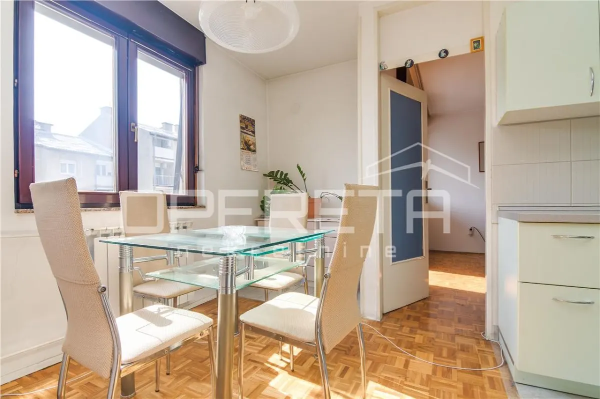 Appartement Trois Chambres à Louer à Zagreb, Jarun - foto 11