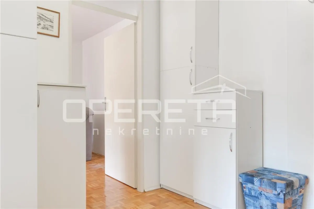 Appartement Trois Chambres à Louer à Zagreb, Jarun - foto 8
