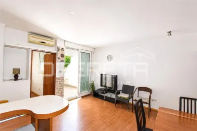 Appartement d'Une Chambre à Louer à Solin, Croatie - foto 2
