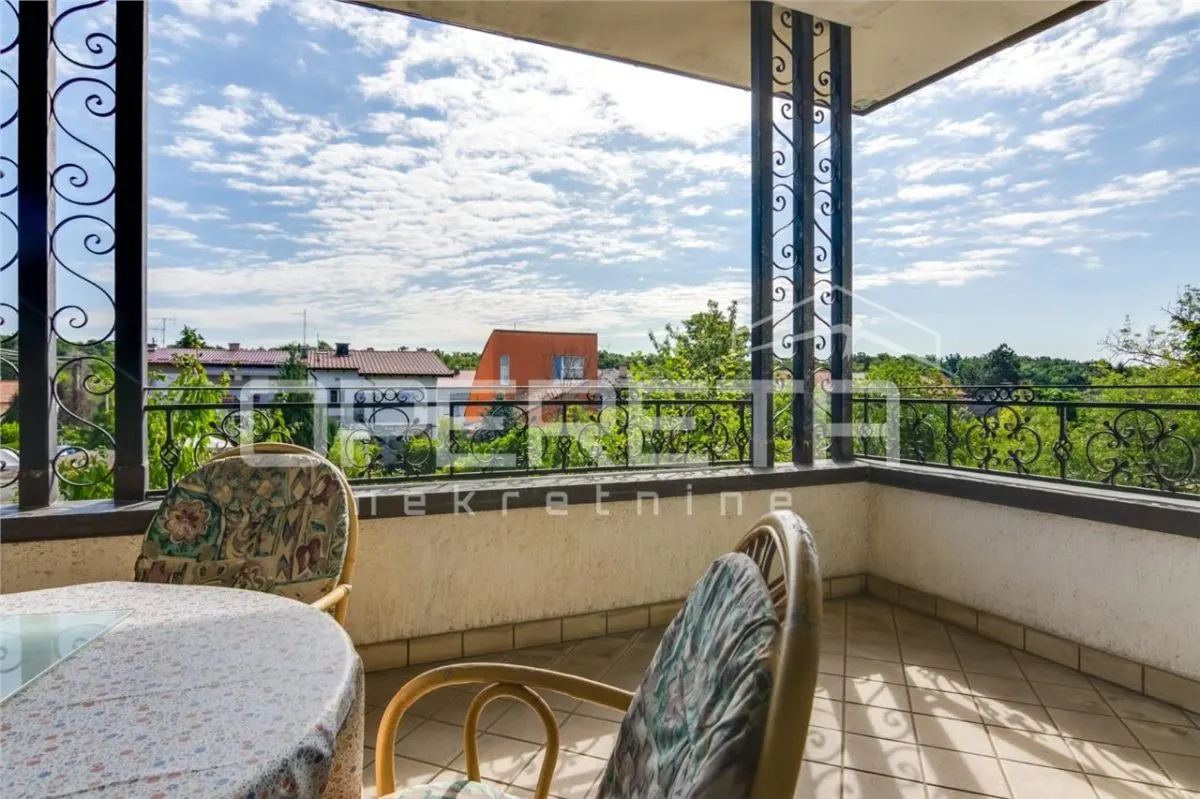 Appartement Trois Chambres à Louer à Zagreb, Bukovac - foto 1