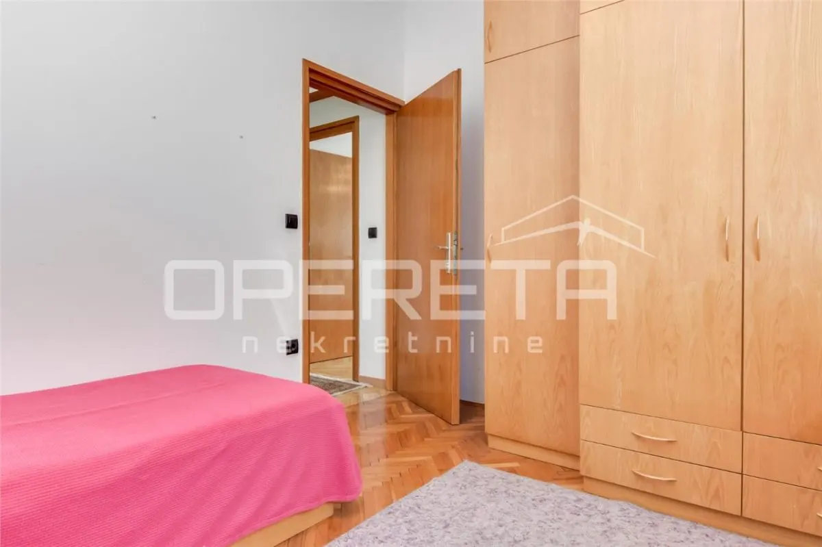 Appartement Trois Chambres à Louer à Zagreb, Bukovac - foto 19