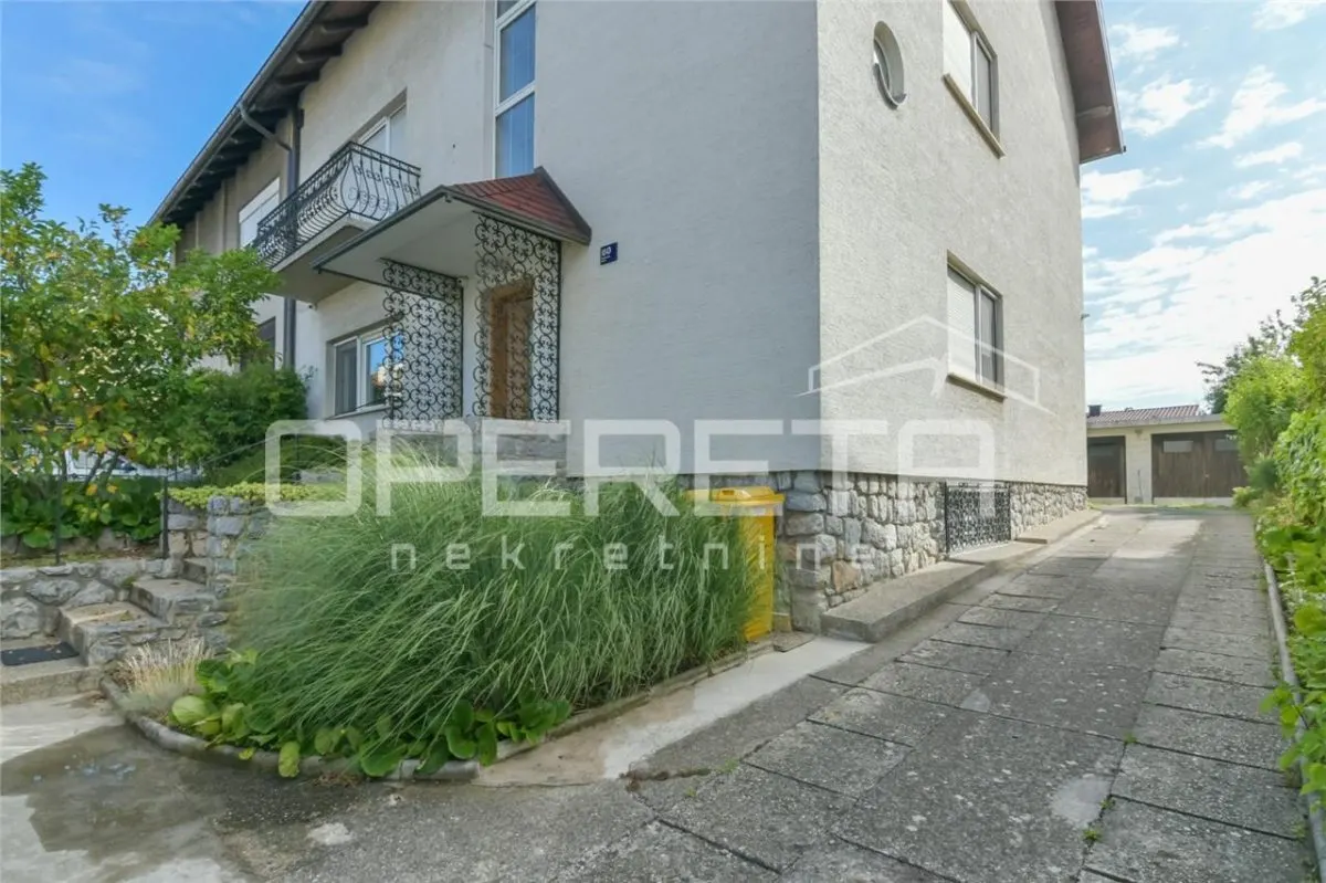 Appartement Trois Chambres à Louer à Zagreb, Bukovac - foto 21