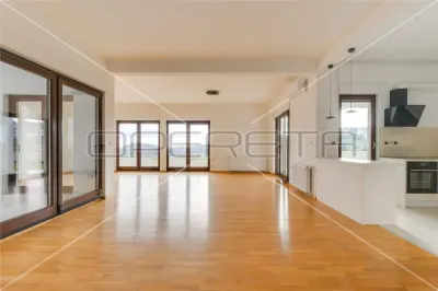 克罗地亚萨格勒布五居室公寓待售 - Zagreb