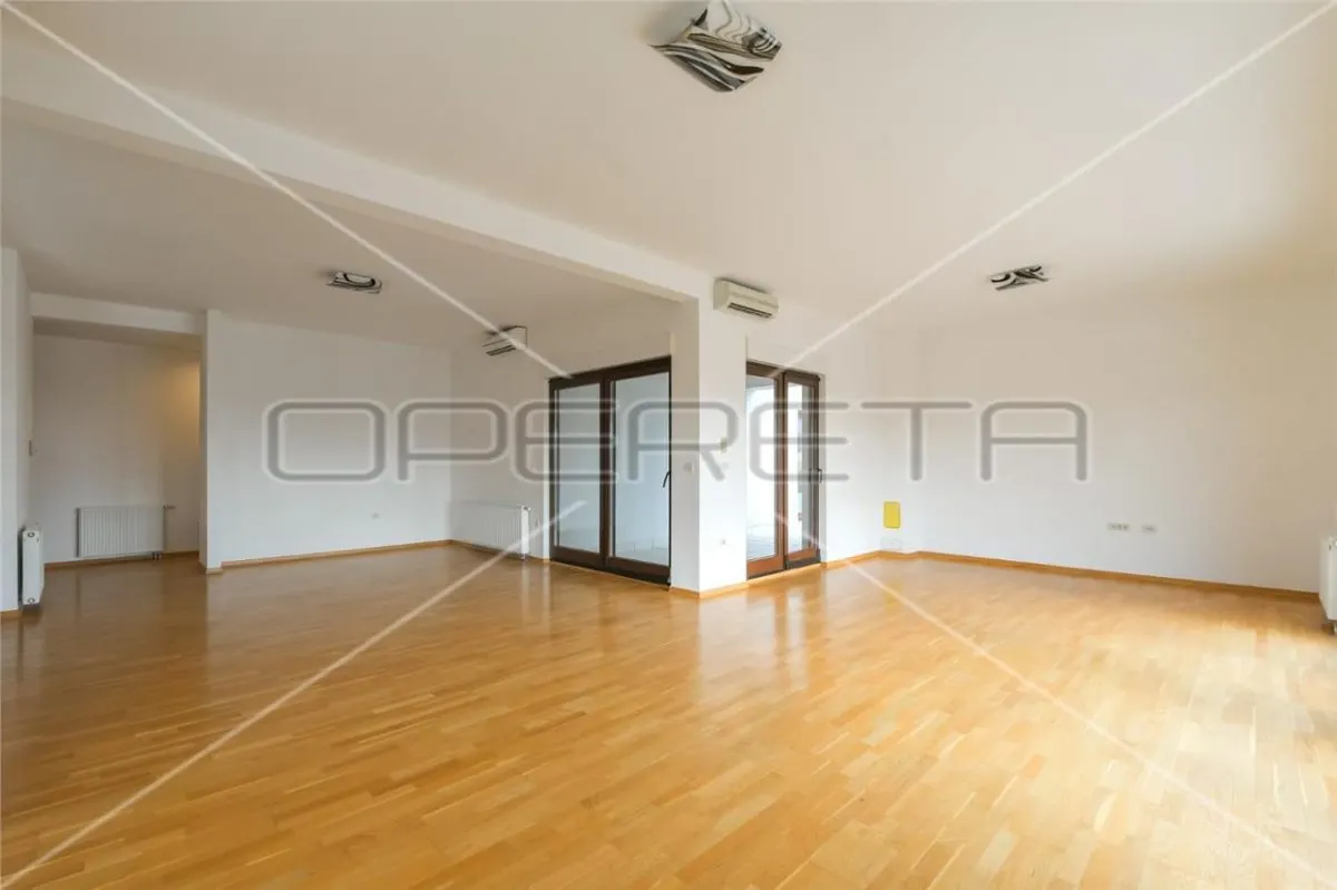 Appartement de Cinq Pièces à Vendre à Zagreb, Croatie - foto 2