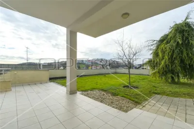 Appartement de Cinq Pièces à Vendre à Zagreb, Croatie - foto 3