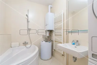 Appartement de Cinq Pièces à Vendre à Zagreb, Croatie - foto 6