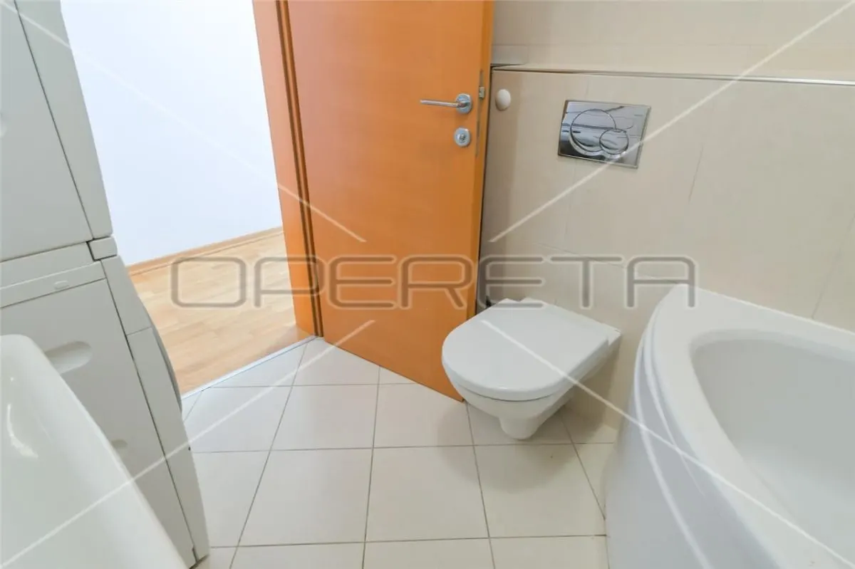 Appartement de Cinq Pièces à Vendre à Zagreb, Croatie - foto 7