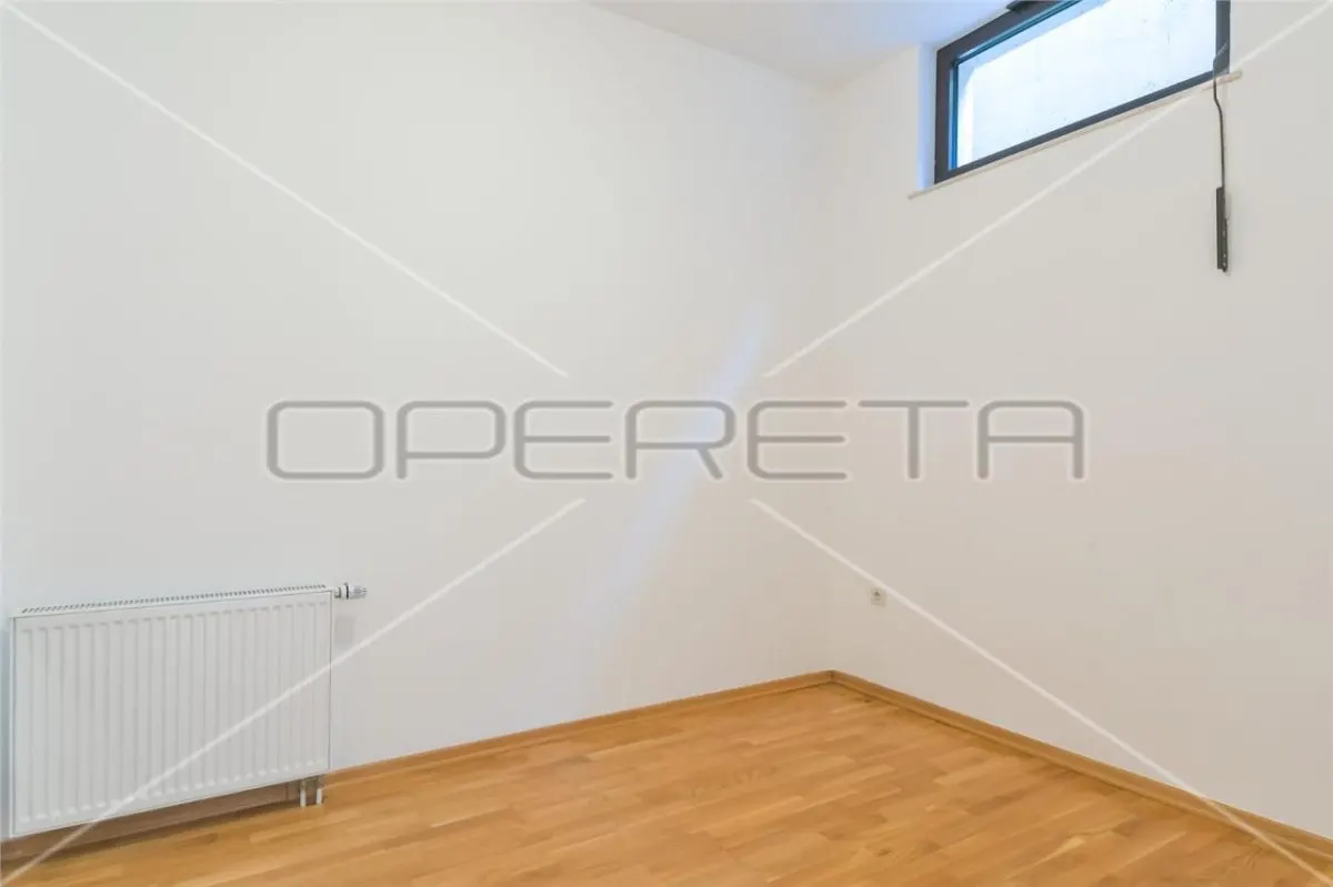 Appartement de Cinq Pièces à Vendre à Zagreb, Croatie - foto 9