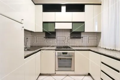 Appartement Quatre Chambres à Louer à Zagreb, Rue Vinkoviceva - foto 2