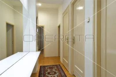 Appartement Quatre Chambres à Louer à Zagreb, Rue Vinkoviceva - foto 11