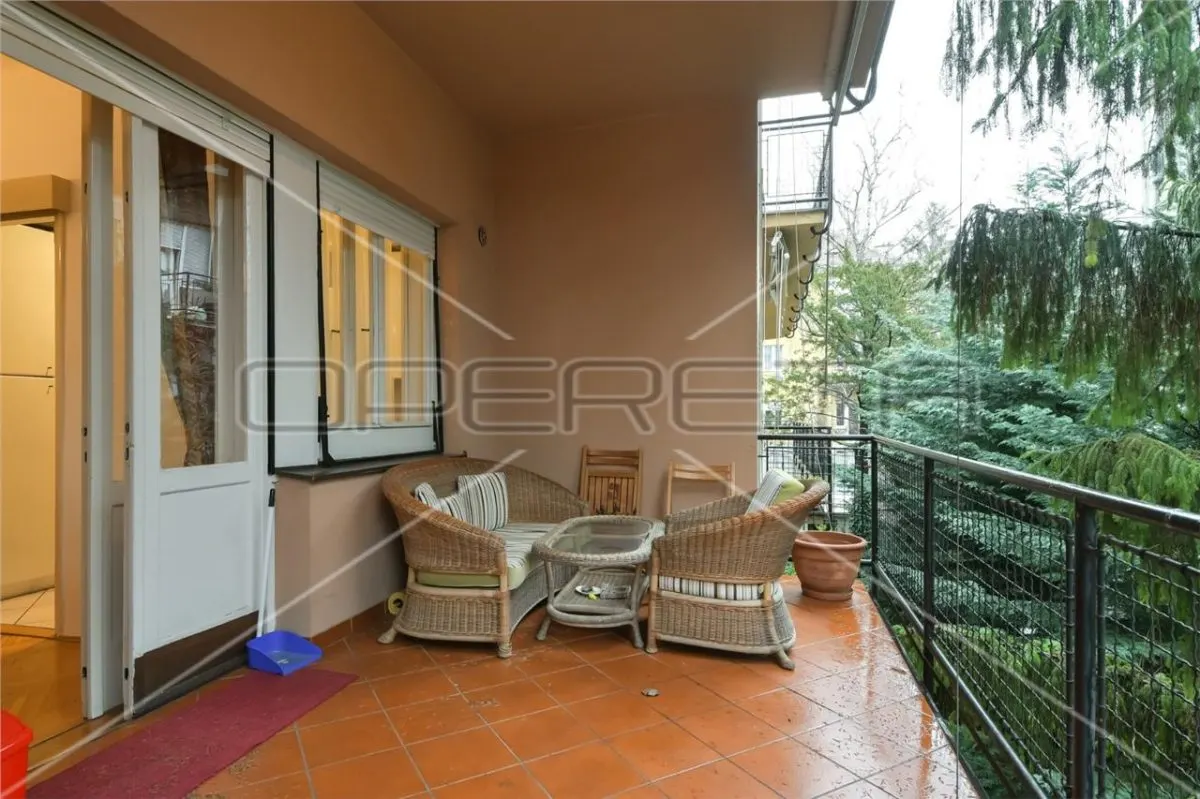Appartement Quatre Chambres à Louer à Zagreb, Rue Vinkoviceva - foto 12