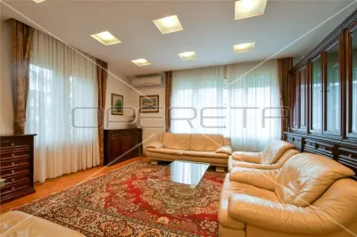 Appartement Quatre Chambres à Louer à Zagreb, Rue Vinkoviceva - foto 13
