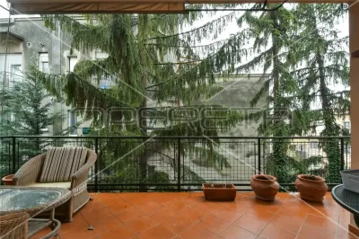 Appartement Quatre Chambres à Louer à Zagreb, Rue Vinkoviceva - foto 14