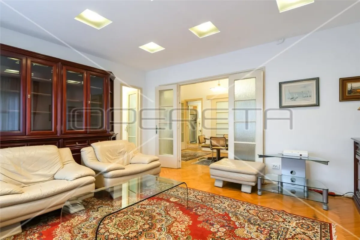 Appartement Quatre Chambres à Louer à Zagreb, Rue Vinkoviceva - foto 15