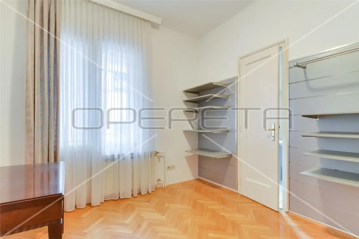 Appartement Quatre Chambres à Louer à Zagreb, Rue Vinkoviceva - foto 7